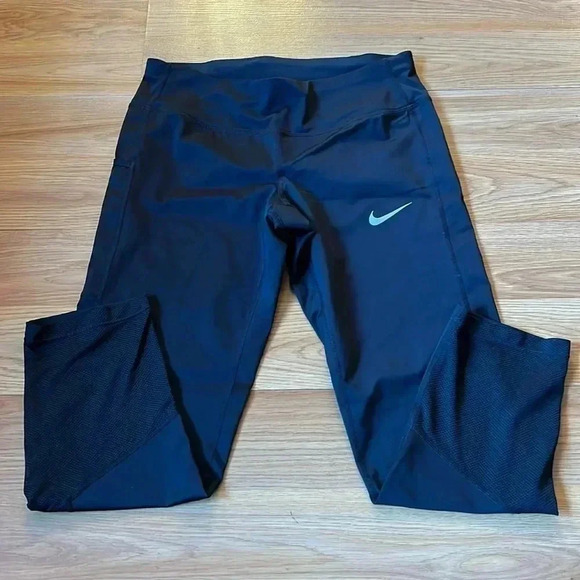 Nike Cropped Leggings - Picture 1 of 6